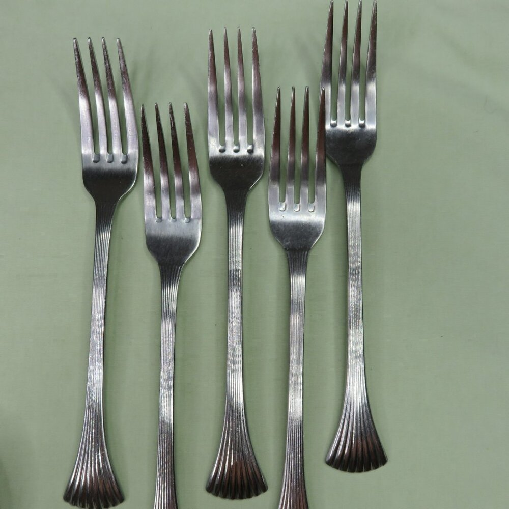 Bretton Woods Lot of 32 Reed & Barton Salad Teaspoon Soup Fork Knife Serving - Picture 4 of 8